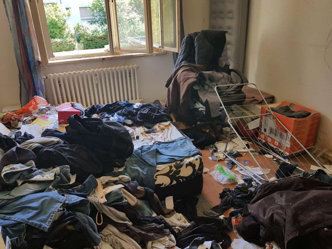 Vermüllte Wohnung vor der Räumung