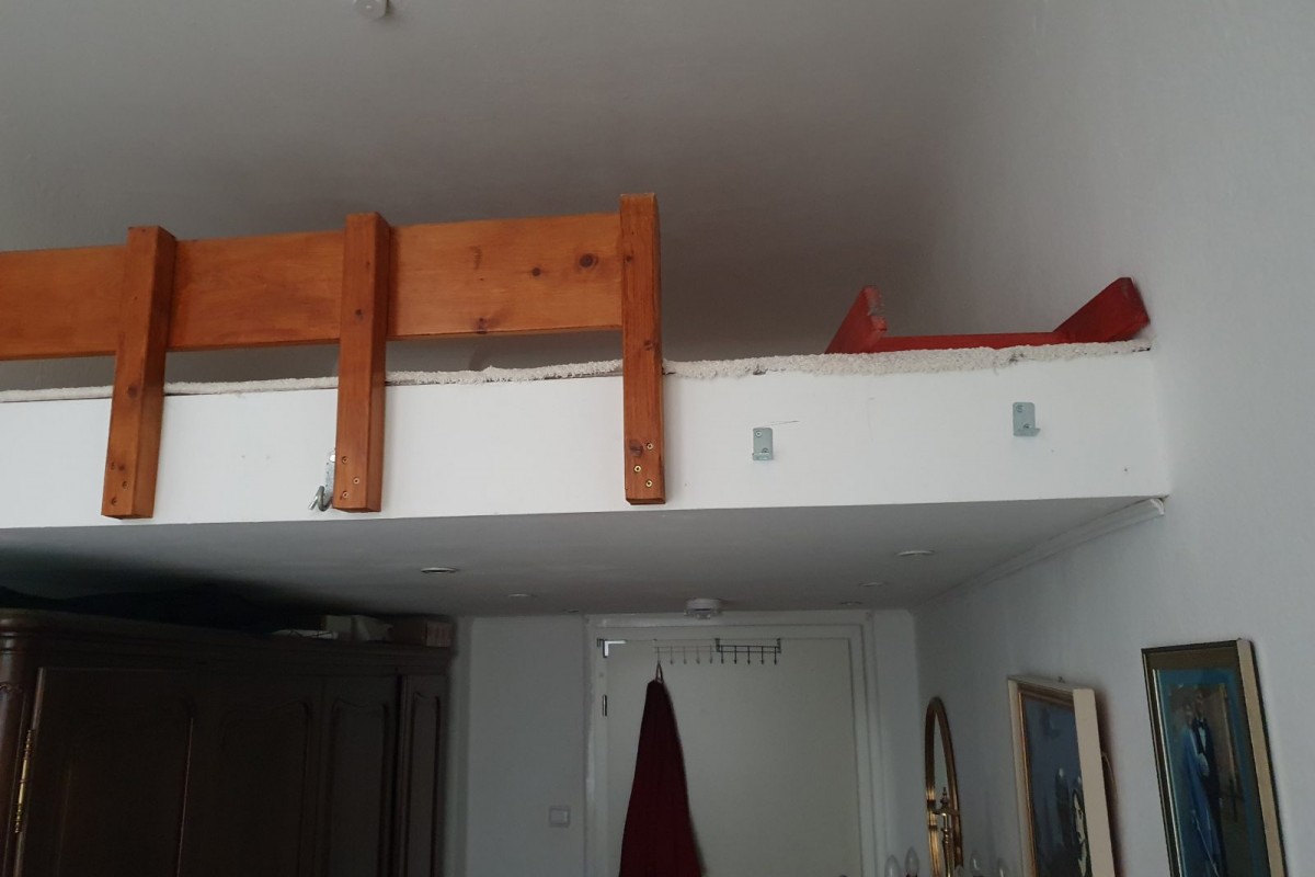 Abriss einer Zwischendecke 1