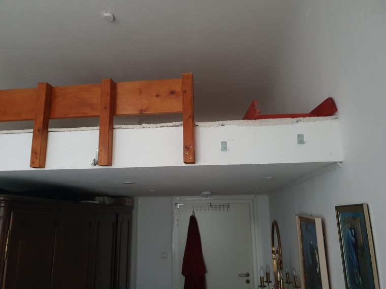 Abriss einer Zwischendecke